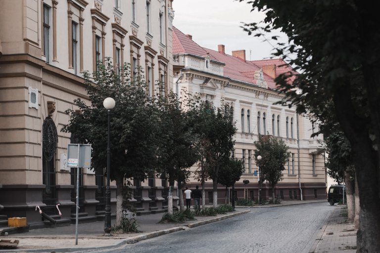 Обережно: можна закохатися  —  Коломия у 20 світлинах