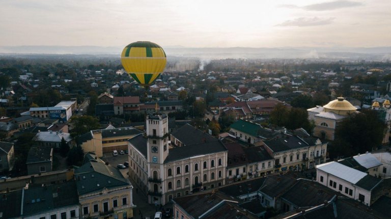 Вибори в Коломийській ОТГ та перший мініфестиваль повітряних куль — підсумки тижня