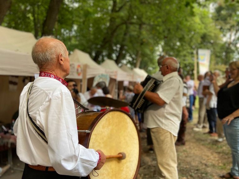 Їж скільки влізе: відбувся гастрономічний фестиваль “Коломийська лижка”