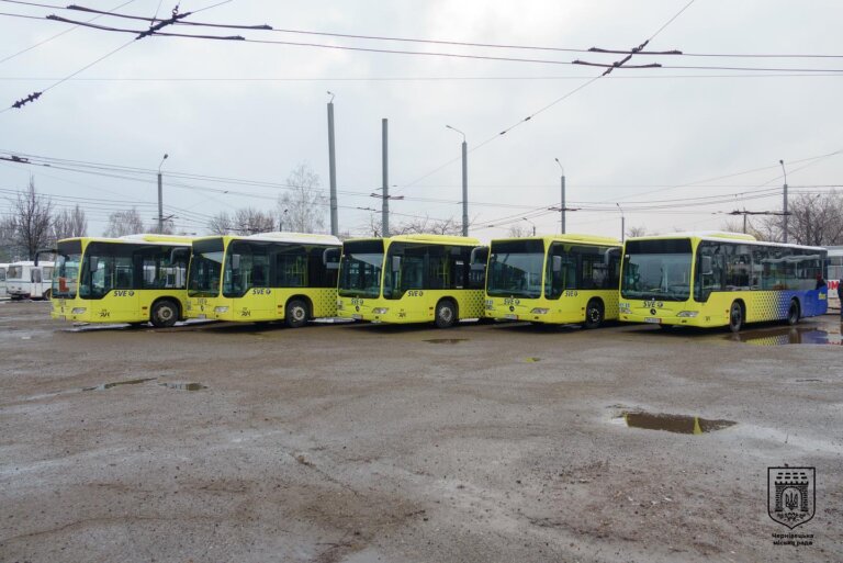 Комунальний автопарк Чернівців поповнився п’ятьма автобусами та тролейбусом