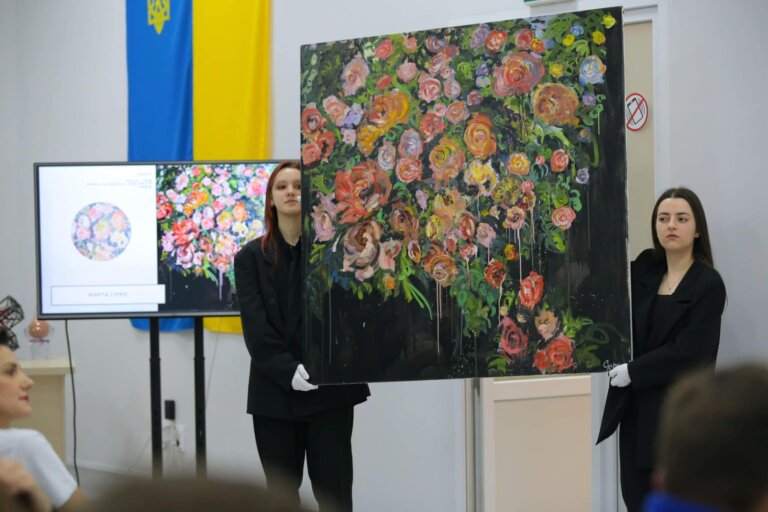 Під час благодійного мистецького аукціону у Львові зібрали понад мільйон гривень