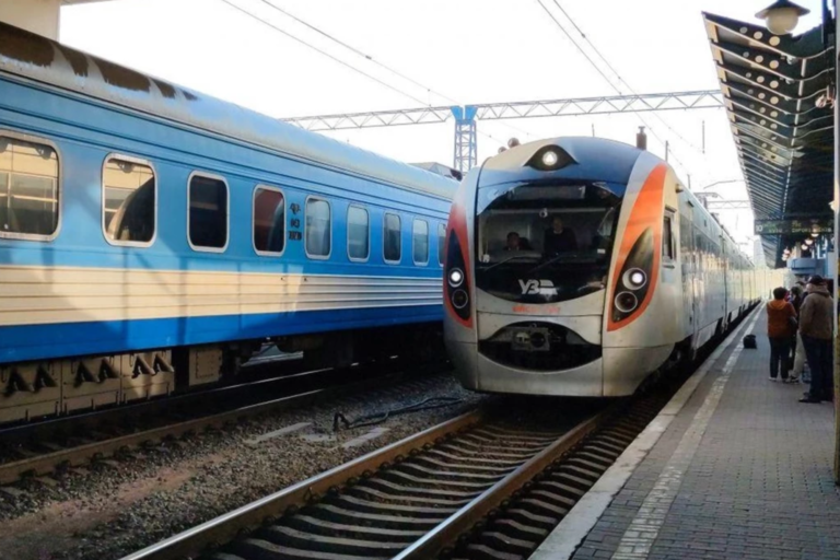 Незабаром курсуватиме потяг “Львів — Херсон”