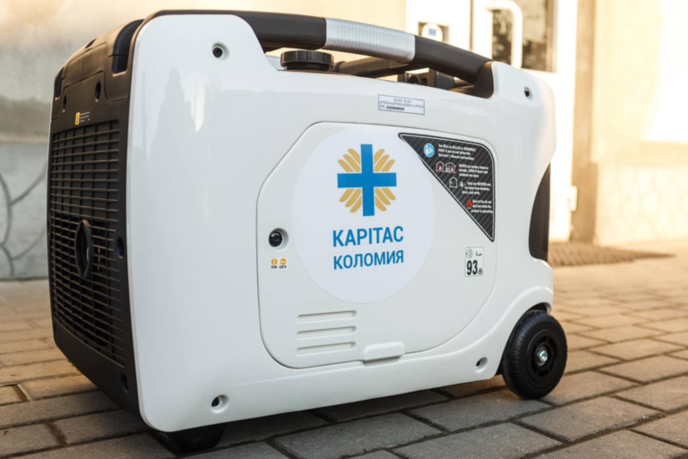 У “Карітас Коломия” привезли 258 генераторів 