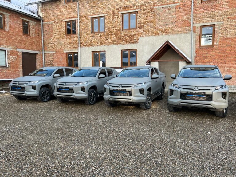 6 нових автомобілів передали Коломийській 10 бригаді