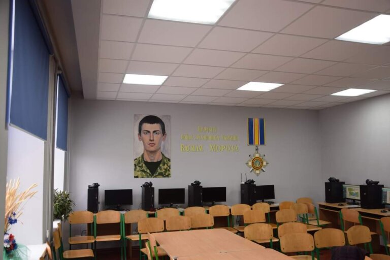 У Хотині батько облаштував комп’ютерний клас у пам’ять про сина-Героя