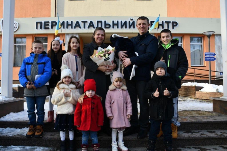 Буковинка народила одинадцяту дитину