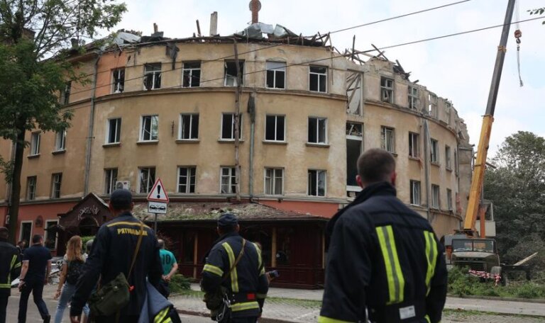 У Львові виділили компенсацію для мешканців, зруйнованих ракетною атакою, будинків