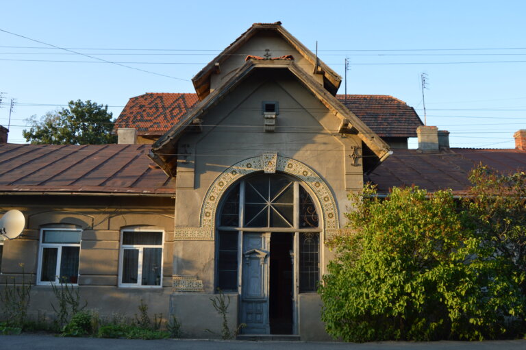 Усе починається з брами: як пара коломийських активістів береже історію Коломиї
